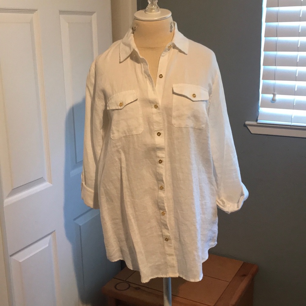 Sz S Ellen Tracy 💯 Linen top with gold buttons